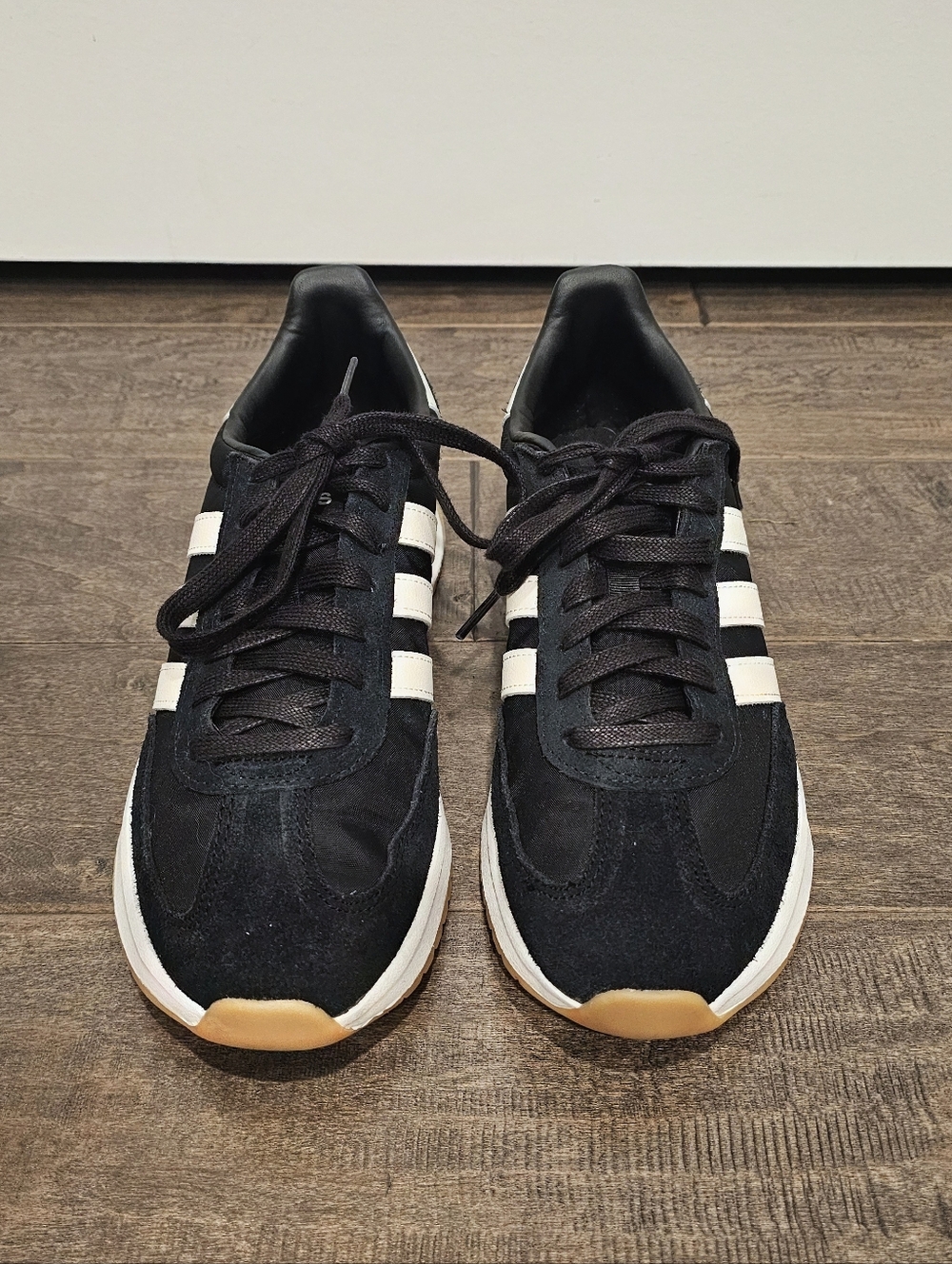 Adidas Womens Run 70s 2.0 Black w/ White Stripes Sz 10 - Picture 5 of 10